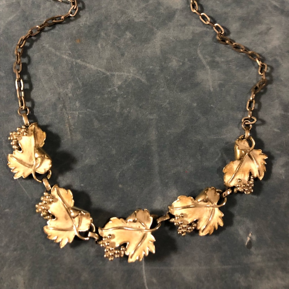 Grapes and Foliage Princess Collar